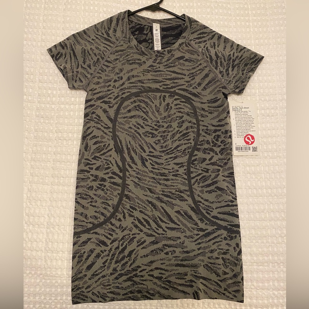 Lululemon Swiftly Tech Short Sleeve Shirt 2.0 Primal Clash Black/Gull Grey 4 NWT